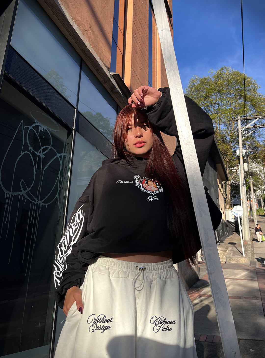 Hoodie Oversize “Matter Vita Gratia” | Negro versión 2