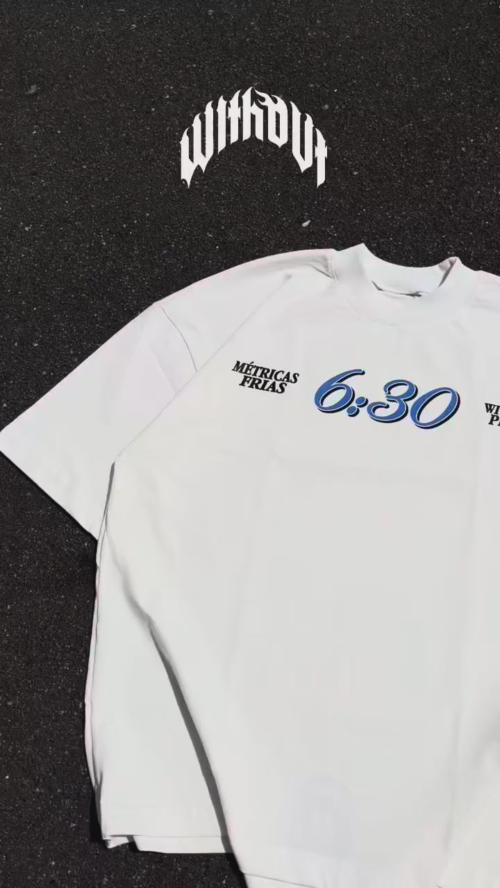 Camiseta Oversize Métricas frías “6:30” Blanca